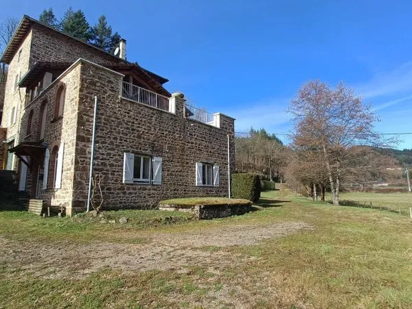 Maison 8 pièces 286 m²
