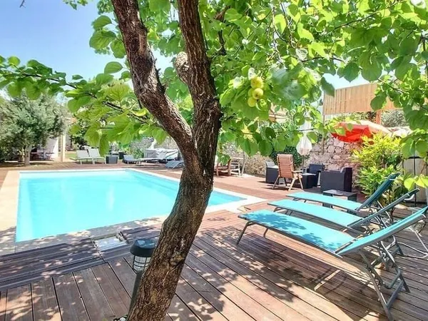 Maison 9 pièces 210 m²