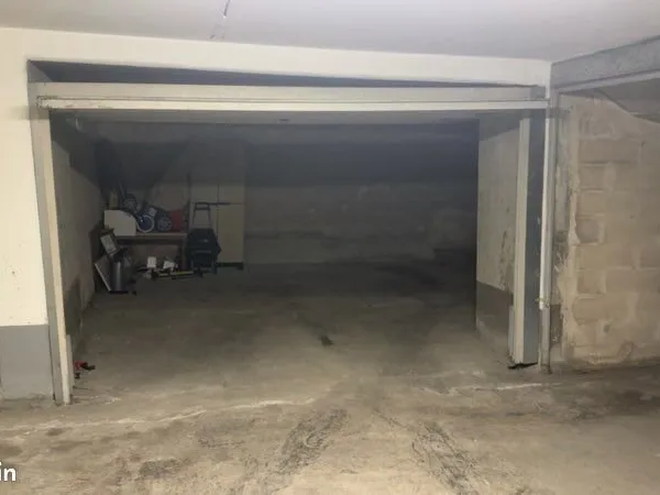 À Vendre - Grand Parking Fermé - Résidence Palais des Arts, 144 Rue de France