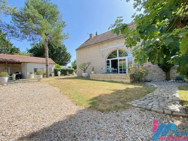 À Chaintreaux, propriété de 170m2 avec dépendances et piscin