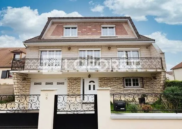 Maison 8 pièces 184 m²