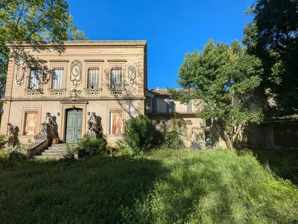Maison 8 pièces 360 m²