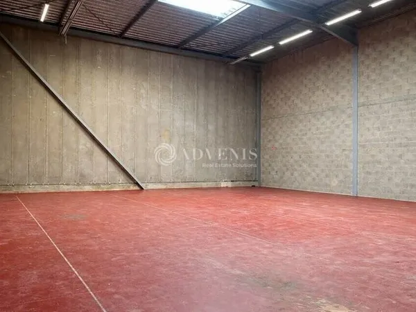 Local d'activité 369 m²