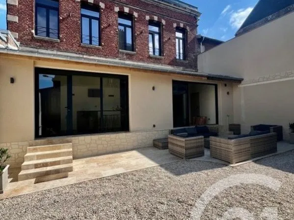 Maison 7 pièces 210 m²