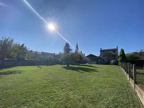 Belle maison de 7 chambres avec potentiel commercial