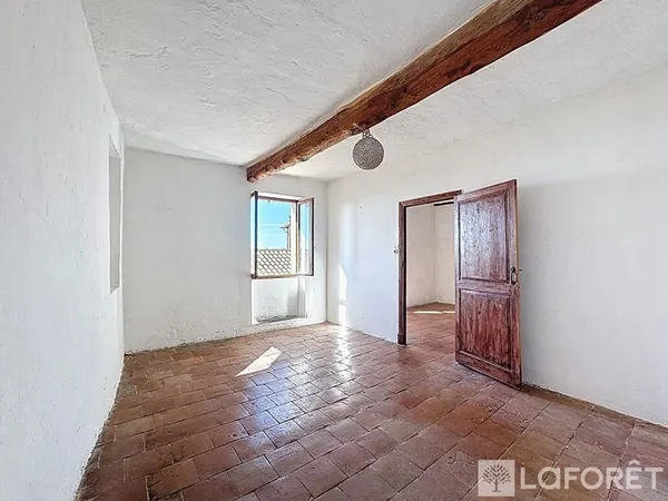 Appartement Roquebrune Cap Martin , deux pièces avec cuisine indépendante - sans vis-à-vis
