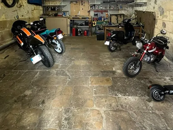 Place de parking moto
