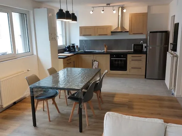 Appartement T3 60m²-meublé renové-centre Montbrison préfecture