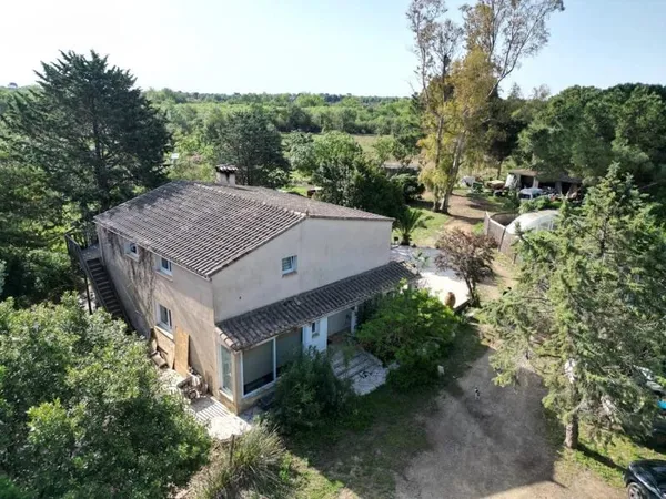Domaine de caractère sur plus de 235m² à Vias