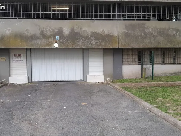 Place de parking a louer