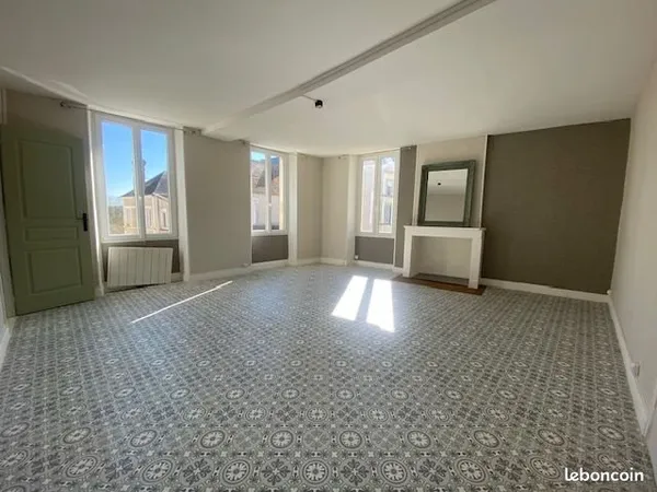 Grand T2 lumineux de 61 m² avec courette privative - Almenêches