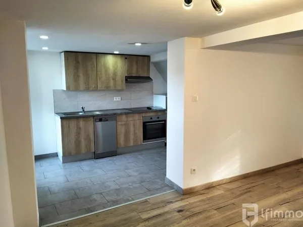 Maison 3 pièces de 62m2 avec une cour