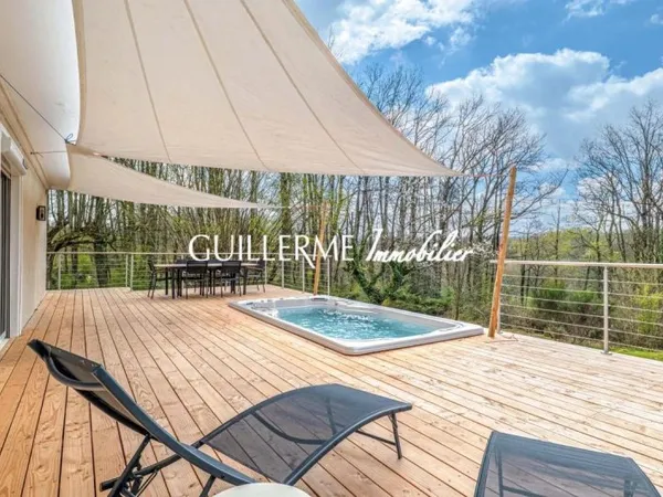 Loue maison - 176.8m² - 7 pièces, 4 chambres - Dardilly 69570