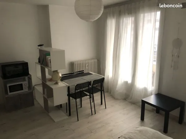 🏠 Studio meublé rénové - Idéal étudiant Grenoble centre