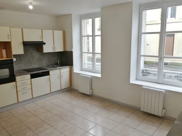 Appartement de 92 m² SH en RDC avec 1 place de parking sécurisée et 1 cave