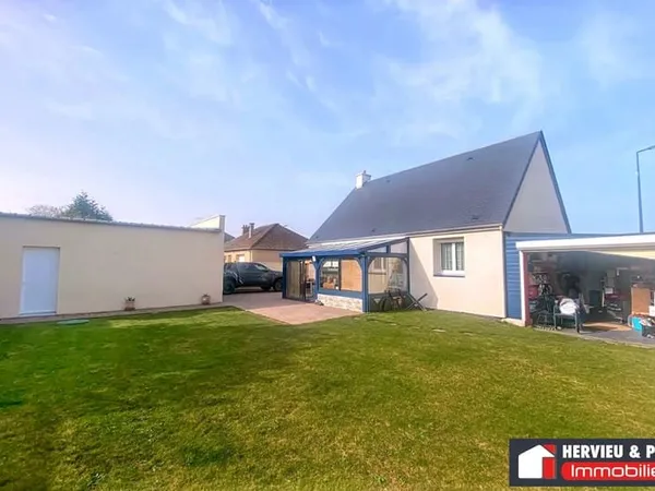 Maison de plain-pied à vendre à Luc-sur-Mer, près de la mer et des commerces-546 m² de terrain - 2 g