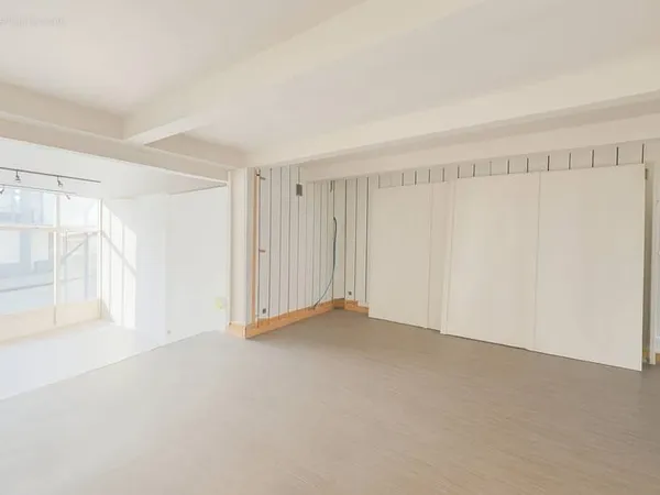 A vendre - Rare, plateau brut à rénover dans le centre ville de Vannes