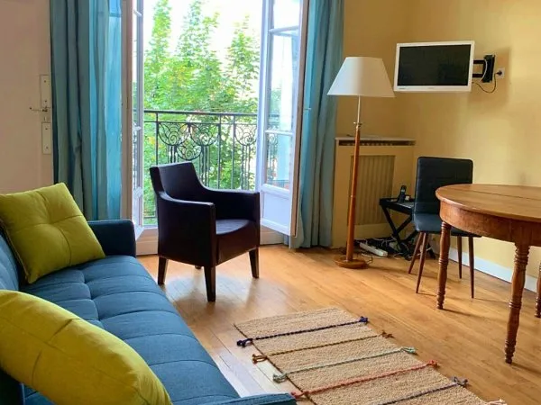 Paris 5ème - Loue Meublé . Grand Studio 37m² .Métro Place Monge - Jussieu - Cardinal le Moine