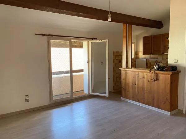 APPARTEMENT 2 PIECES AVEC BALCON CASTELNAUDARY CENTRE VIL