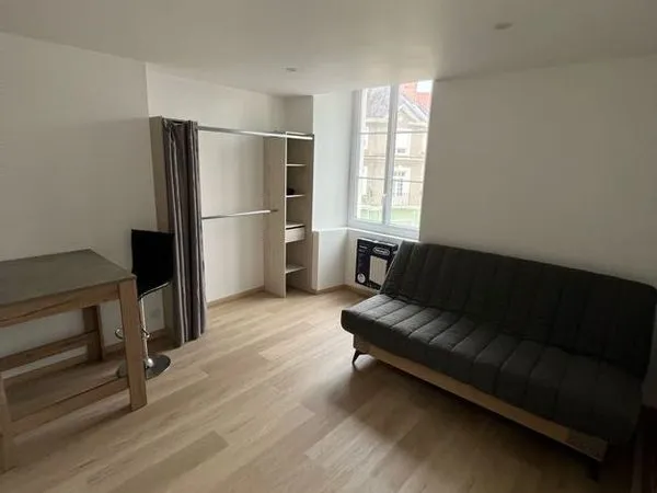 Appartement Location Segré-en-Anjou Bleu 1p 22m² 420€