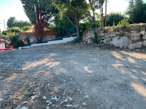 Terrain non viabilisé de 574m2 Pélissanne