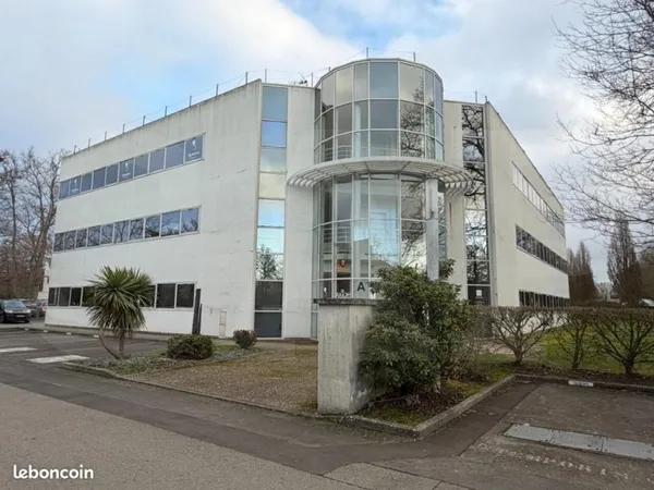 Bureaux 261 m²