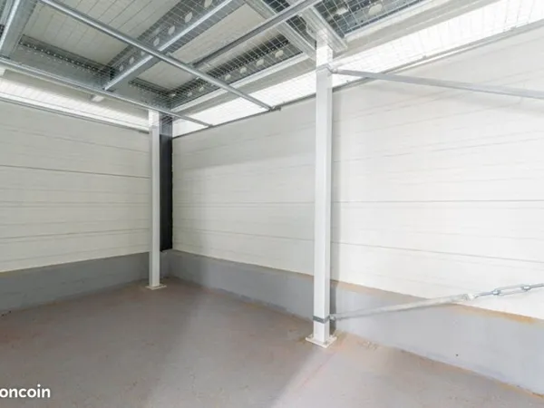Garage/box 8 m² Pommeret
