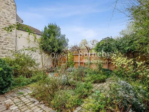 Maison 7 pièces 353 m²