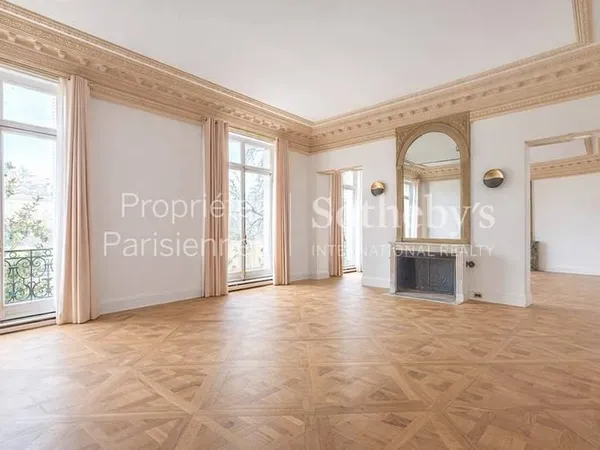 Appartement 8 pièces 463 m²