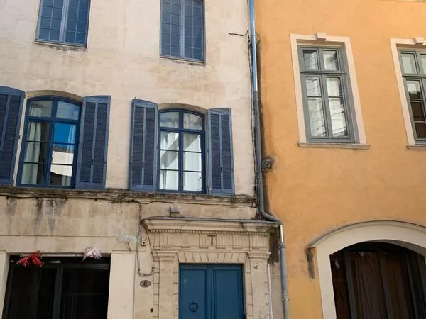 Appartement à rénover - Centre-ville Nîmes
