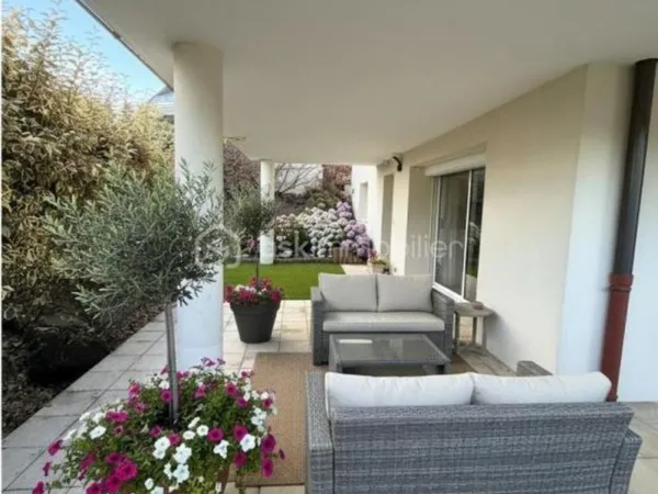 T2 rez-de-jardin avec vaste terrasse ouest