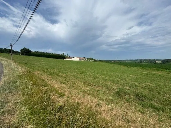 Terrain constructible 973 m²