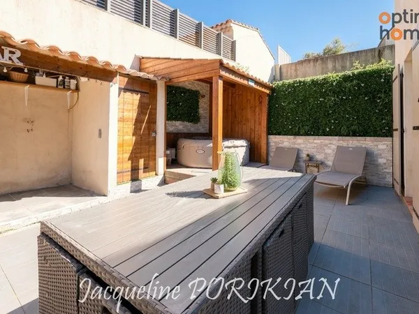 Peypin d'Aigues : pavillon 4 pièces avec extérieur