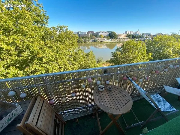 T2 centre ville, vue sur la Loire, 1ch, 50m² avec parking, cave et balcon - Quartier Olivettes-CHU
