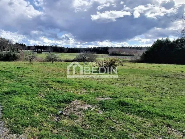 Terrain constructible 1354 m²
