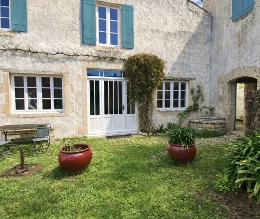 Maison 8 pièces 230 m²