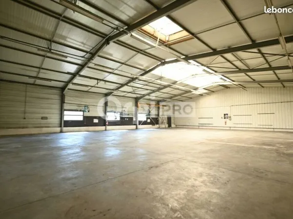 Local d'activité 664 m²
