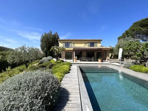 REF 419 : LES PARCS DE SAINT-TROPEZ - BASTIDE ITALIENNE