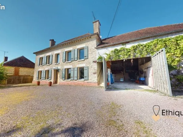 Maison 7 pièces 285 m²