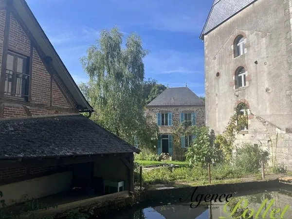 Propriété 9,5 ha : maisons, moulin, dépendances, 3 étangs