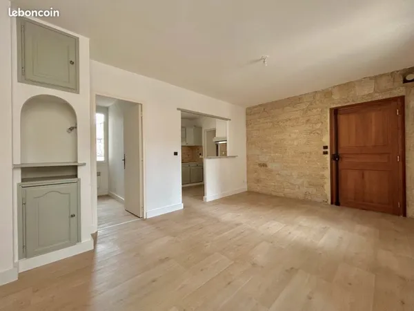 Beau T4 atypique Montpellier centre historique 80m2