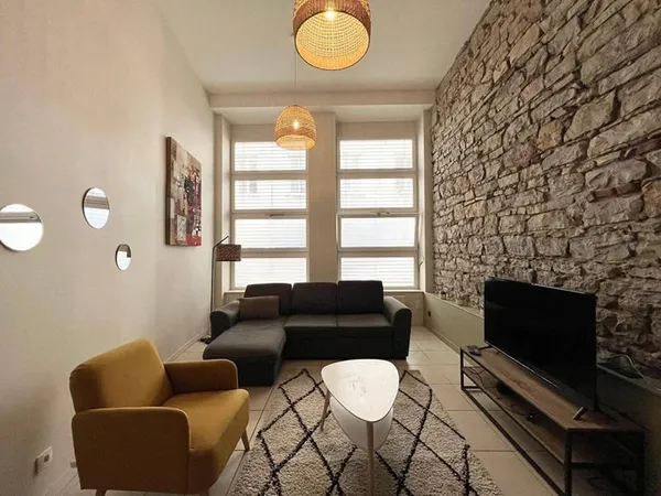 Appartement 1 pièce 103 m²