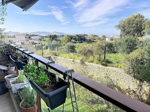 APPARTEMENT TYPE 4 / TERRASSE / VUE DÉGAGÉE