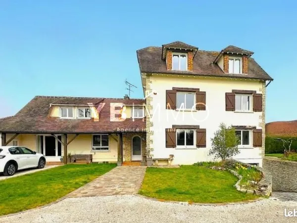 Maison 8 pièces 254 m²