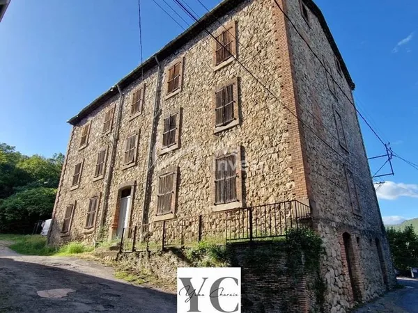 Maison 600 m²