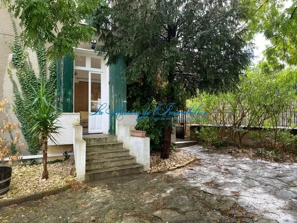 Canaules et argentières, mason de ville en pierres avec terr