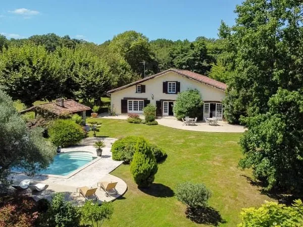 Demeure d'exception de 292m², 4 chambres, piscine et garage