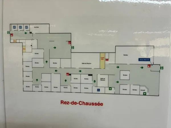 Local 493 m²