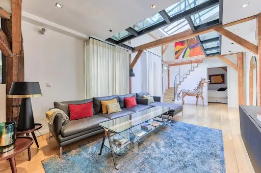 Appartement 8 pièces 242 m²
