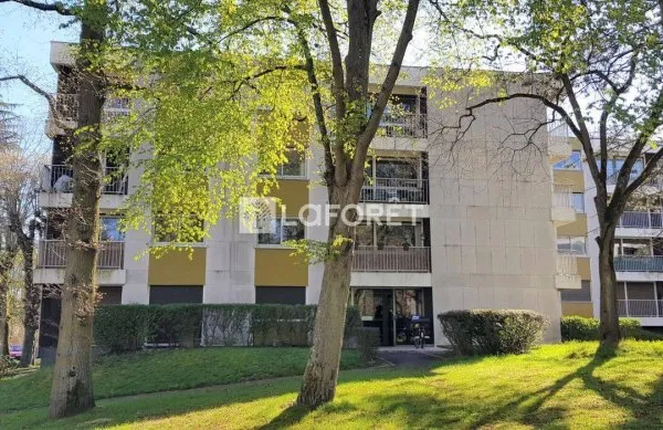 Stationnement Location Orsay   70€